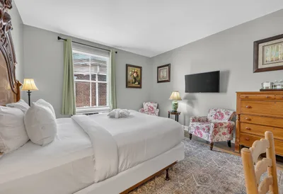 Luxury 1 Queen room