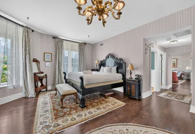 Premiere Suite 1 King bedroom