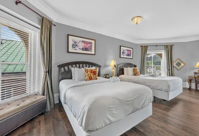 Suite 2 Queens